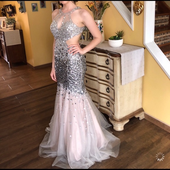 Camille La Vie prom dress - Picture 1 of 6